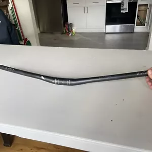 Bontrager alloy, 31.8mm, 5mm rise, 690mm width MTB handlebar - Picture 1 of 5