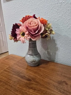 Jarrón de cerámica de gres hecho a mano vintage Foto 1 de 2