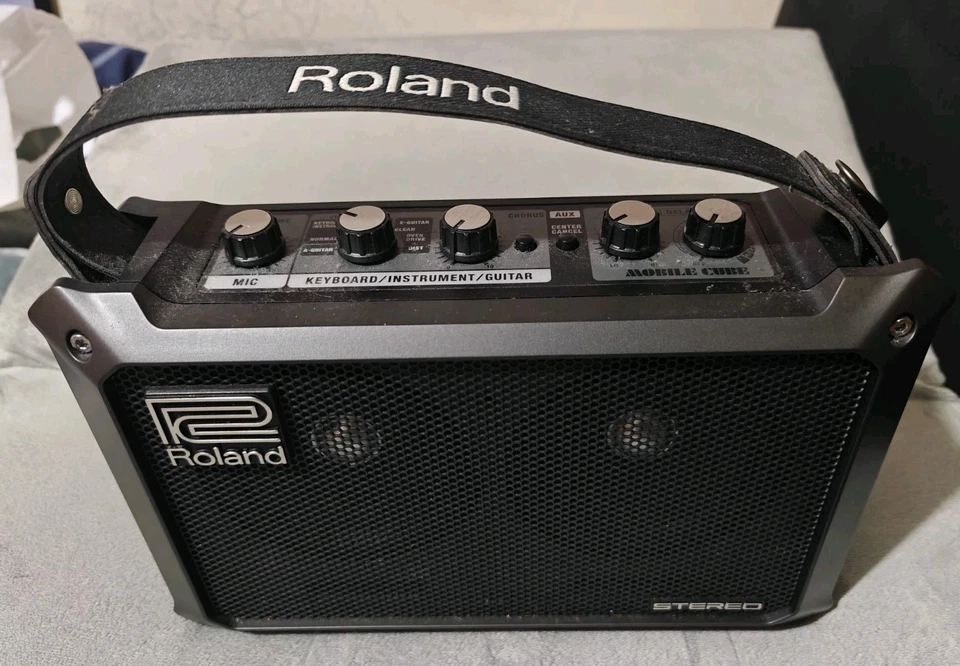 ROLAND Mobile Cube Battery Powered Portable Stereo Amplifier - Image 1 of 4