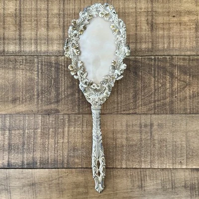 Cepillo de pelo victoriano vintage metal fundido floral ornamentado dorado crema tocador cerdas Foto 1 de 3