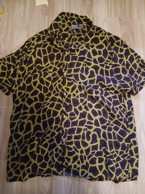 BNWT ASOS DESIGN GIRAFFE PRINT MENS  SIZE MEDIUM    SUMMER CASUAL  SHIRT - Image 1 of 3