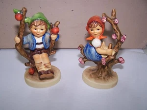 Goebel Hummel Apfelbaum Junge und Mädchen 2er Set. 141 3/0, 142 3/0. 4" groß - Bild 1 von 4