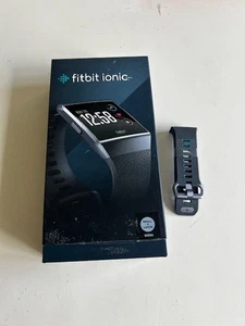 Fitbit boîte vide ionique avec petit bracelet (gris) -- aucune montre n'est incluse - Photo 1 sur 3