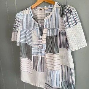 Blusa LOFT Patchwork Algodón Rayas Cuello Atado Ligera Top Talla Pequeña Quiltcore - Imagen 1 de 7