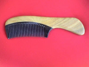  6.5" WELL CRAFTED MEDIUM TOOTHED OX HORN/SANDAL WOOD COMB W/HANDLE - Picture 1 of 1