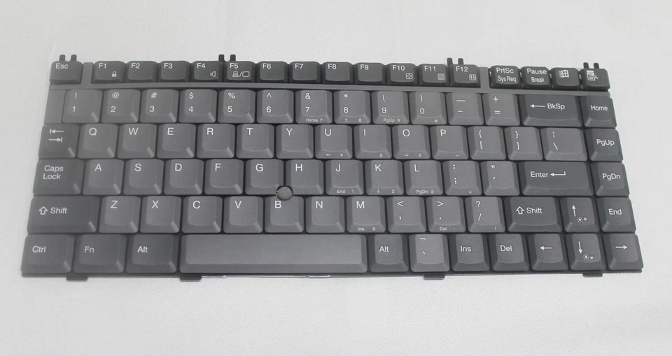 K000811190 Toshiba Keyboard Black Satellite 3000 "GRADE A" - Image 1 of 1