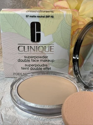 Maquillaje facial doble Clinique Superpowder - 07 mate neutro - tamaño completo nuevo en caja gratis Foto 1 de 2