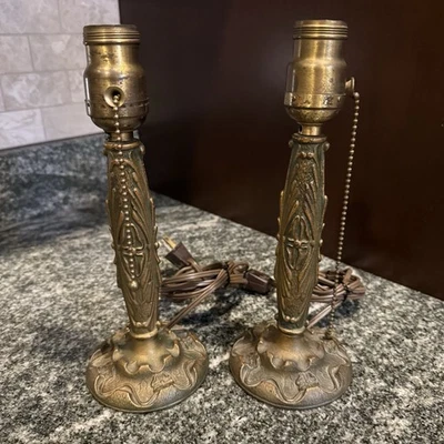 Antiguo par Art Nouveau Faries toudoir mesa auxiliar suya lámpara de hierro fundido funciona Foto 1 de 4