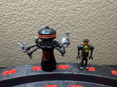 Lego Star Wars FX-9 Surgical Assistant Droid & DD-13 Medical Assistant Droid L33 - Image 1 of 4