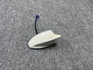 FORD EXPLORER PLATINUM 20-24 REAR ROOF RADIO SHARK FIN ANTENNA WHITE OEM 43K - Picture 1 of 9