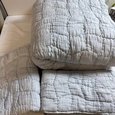 Edredón acolchado Pottery Barn Cloud lino algodón edredón King 2 sham azul cambray Foto 1 de 4