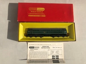 Hornby R357 OO Gauge BR Class 31 Brush 2 Diesel D5572 VGC & VG Runner Boxed - Foto 1 di 21