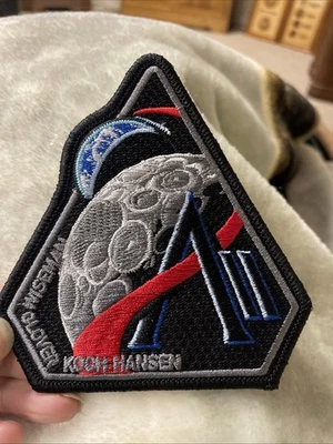 Patch comemorativo frente e verso NASA Artemis II - Imagem 1 de 2