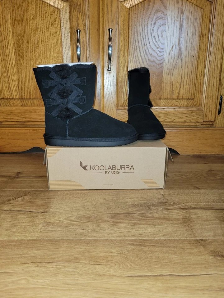 Koolaburra by UGG Victoria Short 1019372 BOOTS - Little Girl's Size 2 Black