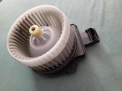 Ventilador motor soplador Suzuki Vitara LY S-Cross JY 74150-61MA0 Foto 1 de 4