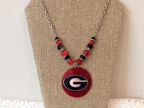 UGA Georgia Bulldogs Silver Tone Beaded Pendant Necklace ~ Tail Gate Game Day Cover