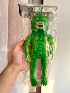 Bullmark Ultraman Series Ragon Kaiju Pure Green Vinyl Figure Sofubi H33CM/13in - Picture 1 of 4