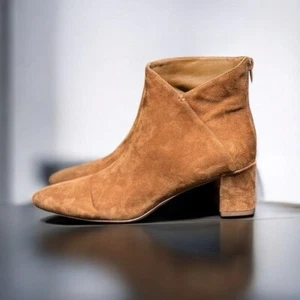 🌻Vince. Lora braune asymmetrische Wildleder-Stiefelette Bootie Größe 7,5 - Bild 1 von 10