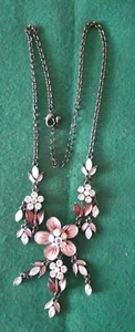 Collana Vintage In Metallo Cristalli E Smalto - Foto 1 di 1