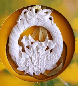 Hutschenreuther Biskuitporzellan - Romantischer Frühling - Blumenkranz - Bild 1 von 5