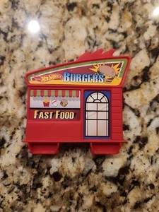 2015 Hot Wheels Ultimate Garage Replacement Parts Fast Food Burgers **Free Ship - Picture 1 of 2