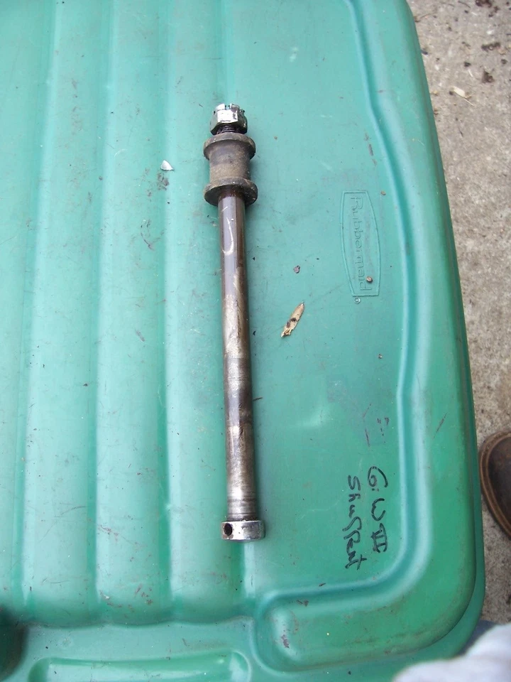 Yamaha R5 350 R5350 1972 eje trasero motocicleta Foto 1 de 1