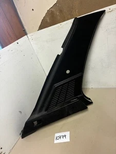 Panel de ajuste trasero pasajero peugeot 205 4dr c pilar 9251647877 negro - Imagen 1 de 2