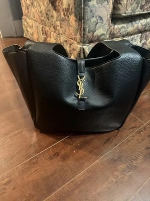 Bolso de Mano YSL Foto 1 de 3