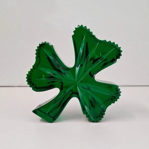 Waterford Ireland Crystal Emerald Green Shamrock Paperweight - Picture 1 of 5