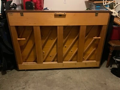 PIANO WALNUT STORY AND CLARK. Foto 1 de 4