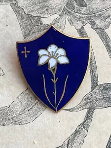 Broche émaillée ancienne Fleurs de Lys sur fond bleu - forme blason - Imagen 1 de 2