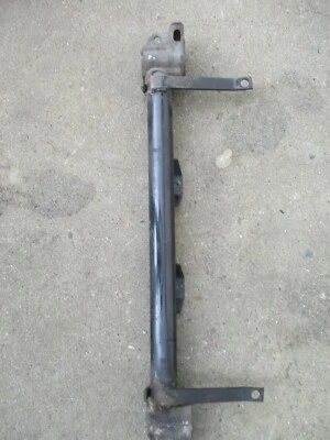 Soporte de cremallera de dirección auxiliar de acero usado Porsche 911/912/914 914-341-013-03 Foto 1 de 4