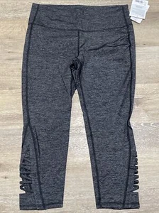 Athleta Quest Criss Cross Capri In Black Sz Large Tall NWT Sold out 2018 - Picture 1 of 7