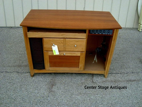 47394  RIVERSIDE FURNITURE COMPUTER DESK Cover
