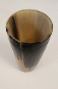 Taza de beber hidromiel con cuerno rayado ámbar y marrón mediana 5x3x2,5 - Imagen 1 de 10
