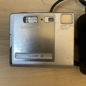 MINOLTA 3.2 MP KONICA DIMAGE X DIGITAL CAMERA 3X OPTICAL ZOOM + BATTERY Charger - Picture 1 of 6