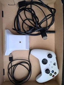Microsoft Xbox Series S 512 GB Weiß mit Controller und Kabel. Wie Neu!!! - Bild 1 von 2