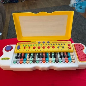 Vintage Crayola Electronic Keyboard IV Toy Piano 1999 Binney & Smith Works - Picture 1 of 13