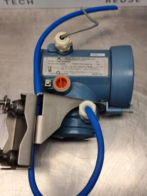 Micro-Motion 1700R12DEZEZZZ Transmitter - Image 1 of 4