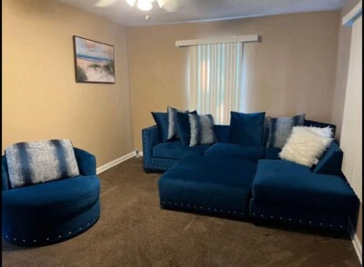 sofá seccional salón Foto 1 de 4