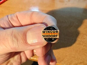 Pin Anstecker Wincor Nixdorf - Bild 1 von 2