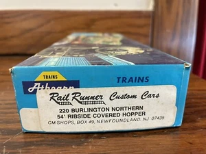 Athearn - HO Scale - 220 Burlington - 54' Hopper Runner Custom Cars Assembled - Picture 1 of 8