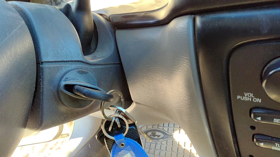 Переключатель зажигания в сборе с ключом оригинальный электрический для Ford Taurus 1990-2004 годов выпуска - Изображение 1 из 1