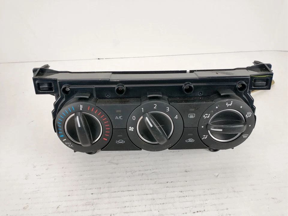 Unidad de control de temperatura HVAC Toyota Yaris iA 17 18 OEM Foto 1 de 4