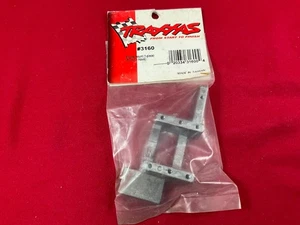 TRAXXAS 3160  ENGINE MOUNT  NITRO  STREET / HAWK vintage tra3160 new - Picture 1 of 3