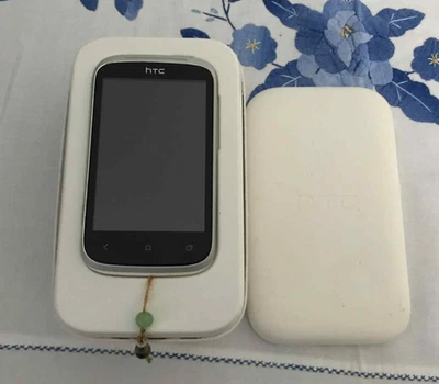 HTC Desire C (Beats Audio) - Image 1 of 4