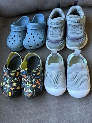 Paquete de 4 zapatos para niños pequeños talla 5-6 Foto 1 de 3