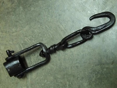 Ancien crochet en fer forgé,ferrure penture heurtoir - Photo 1/4