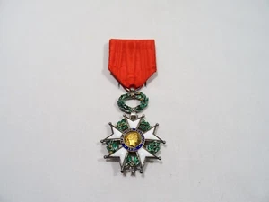 ANCIENNE MEDAILLE LEGION HONNEUR ET PATRIE RF 1870 ARGENT MASSIF EMAUX - Picture 1 of 11