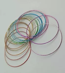 18pz Braccialetti Multicolore Colorati Piccoli 2,5 Pollici Metallo Bracciali Sottili Pila - Foto 1 di 19